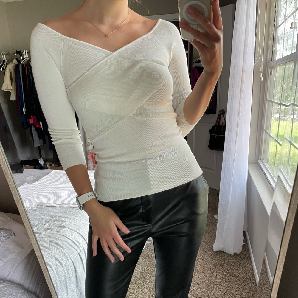 Express cream sweater S